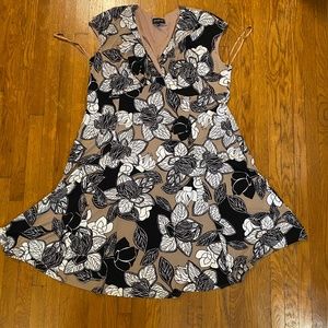 Jones New York Midi Dress Size 22 Black White Taupe